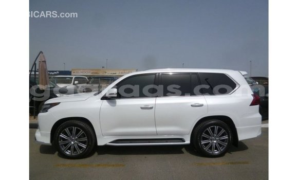 Acheter Import Voiture Lexus LX Blanc à Import - Dubai, Dakar Acheter Import Voiture Lexus LX Blanc à Import - Dubai, Dakar