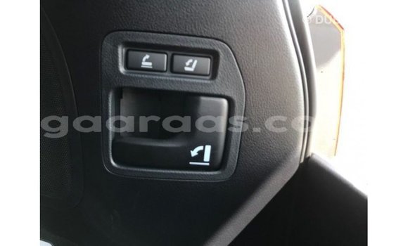 Acheter Import Voiture Toyota Land Cruiser Blanc à Import - Dubai, Dakar Acheter Import Voiture Toyota Land Cruiser Blanc à Import - Dubai, Dakar