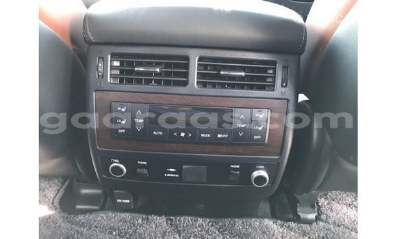 Acheter Import Voiture Toyota Land Cruiser Blanc à Import - Dubai, Dakar Acheter Import Voiture Toyota Land Cruiser Blanc à Import - Dubai, Dakar