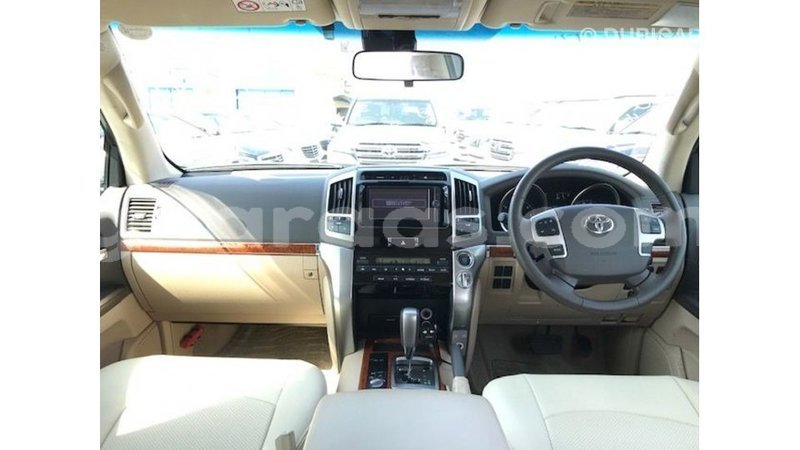 Big with watermark toyota land cruiser dakar import dubai 5148