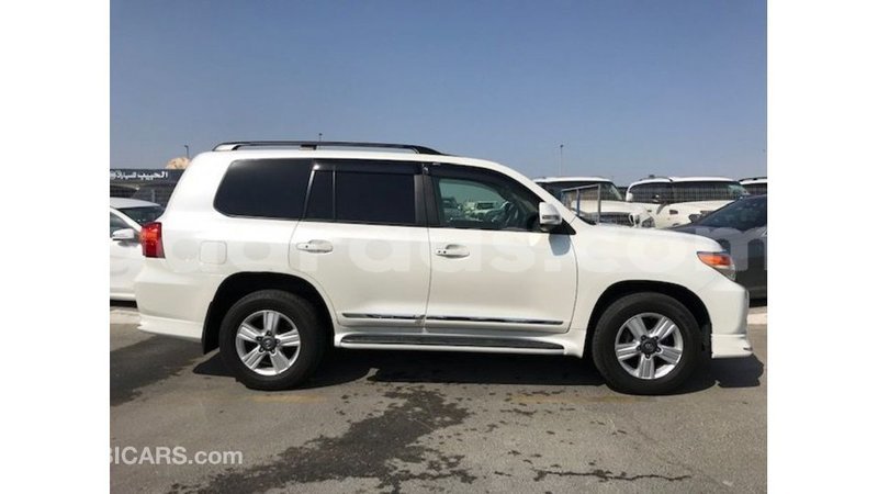 Big with watermark toyota land cruiser dakar import dubai 5148