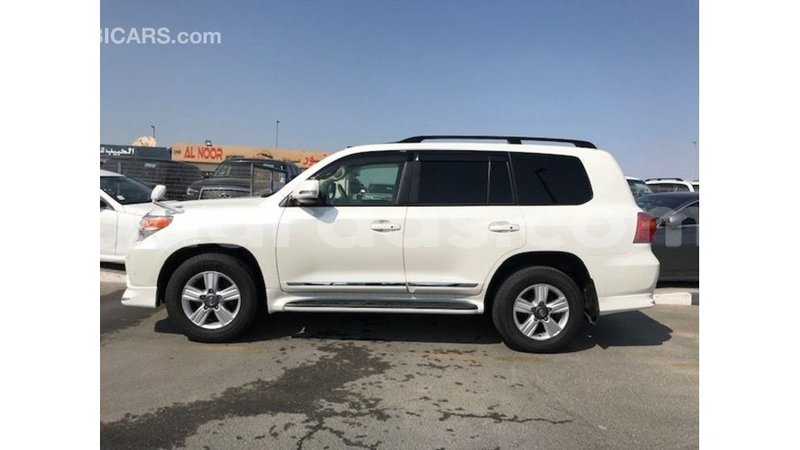 Big with watermark toyota land cruiser dakar import dubai 5148