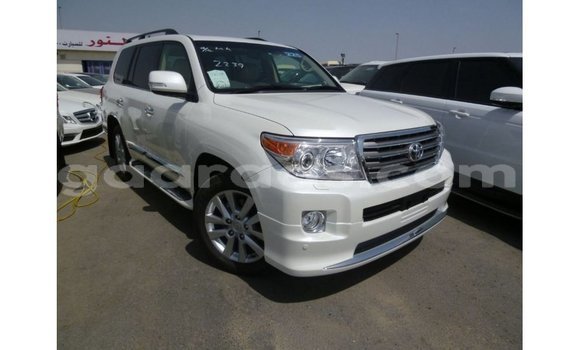 Acheter Import Voiture Toyota Land Cruiser Blanc à Import - Dubai, Dakar Acheter Import Voiture Toyota Land Cruiser Blanc à Import - Dubai, Dakar