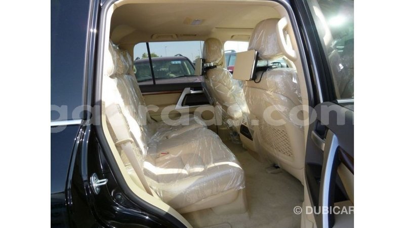 Big with watermark toyota land cruiser dakar import dubai 5163