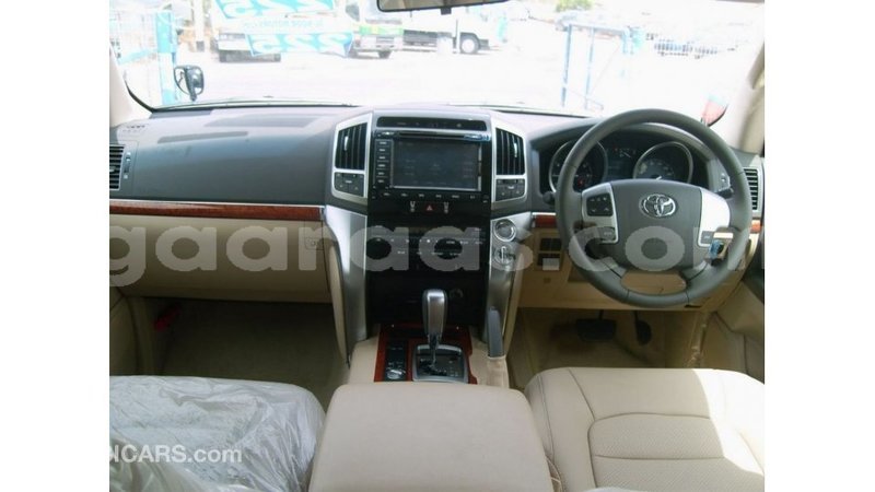 Big with watermark toyota land cruiser dakar import dubai 5165