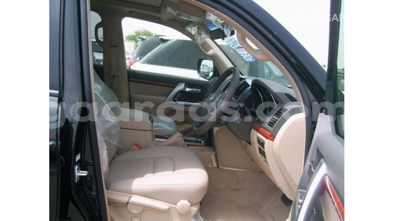 Big with watermark toyota land cruiser dakar import dubai 5165