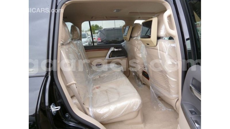 Big with watermark toyota land cruiser dakar import dubai 5166