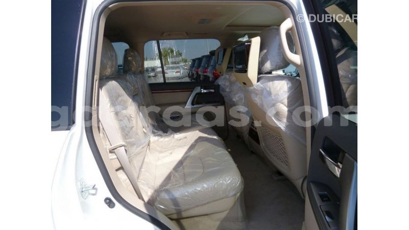 Big with watermark toyota land cruiser dakar import dubai 5167