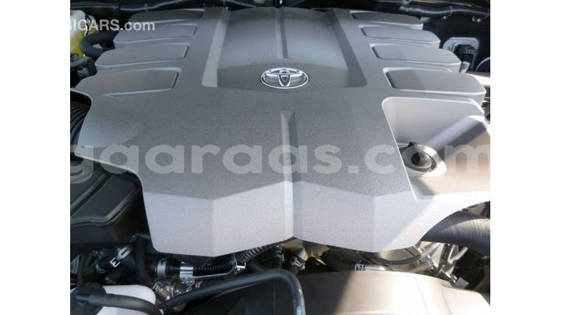 Big with watermark toyota land cruiser dakar import dubai 5167