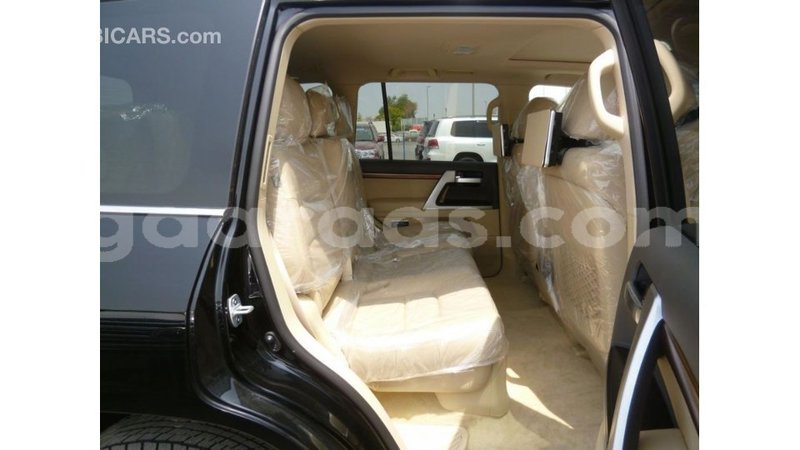 Big with watermark toyota land cruiser dakar import dubai 5171