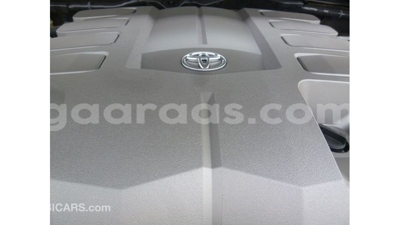 Big with watermark toyota land cruiser dakar import dubai 5171