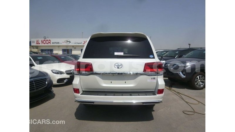 Big with watermark toyota land cruiser dakar import dubai 5173