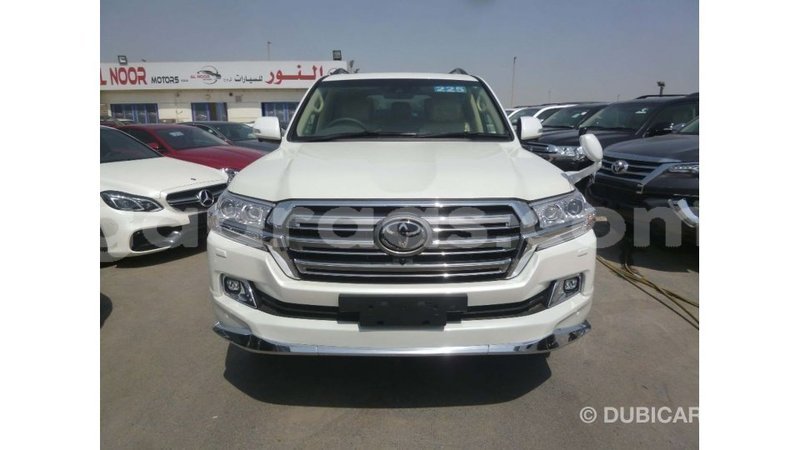 Big with watermark toyota land cruiser dakar import dubai 5173