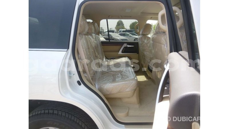 Big with watermark toyota land cruiser dakar import dubai 5173