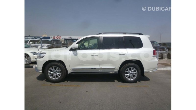 Big with watermark toyota land cruiser dakar import dubai 5173