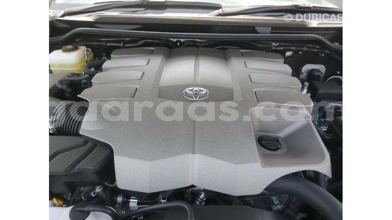 Big with watermark toyota land cruiser dakar import dubai 5173