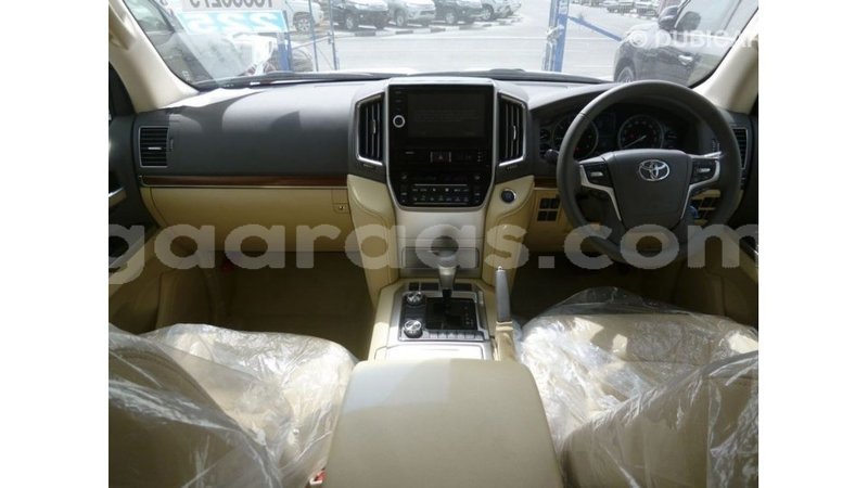 Big with watermark toyota land cruiser dakar import dubai 5174