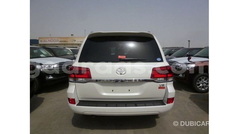 Big with watermark toyota land cruiser dakar import dubai 5174