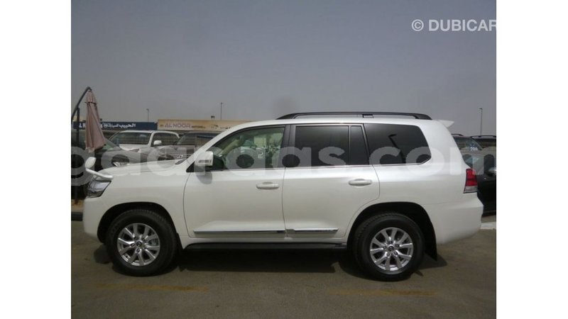 Big with watermark toyota land cruiser dakar import dubai 5174