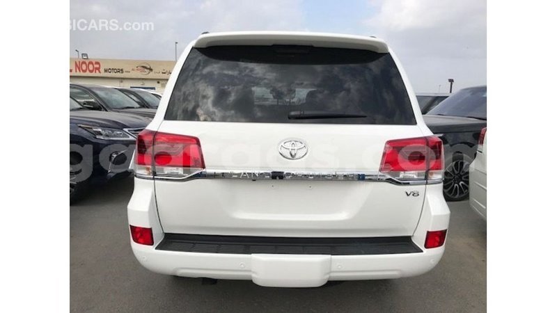 Big with watermark toyota land cruiser dakar import dubai 5182