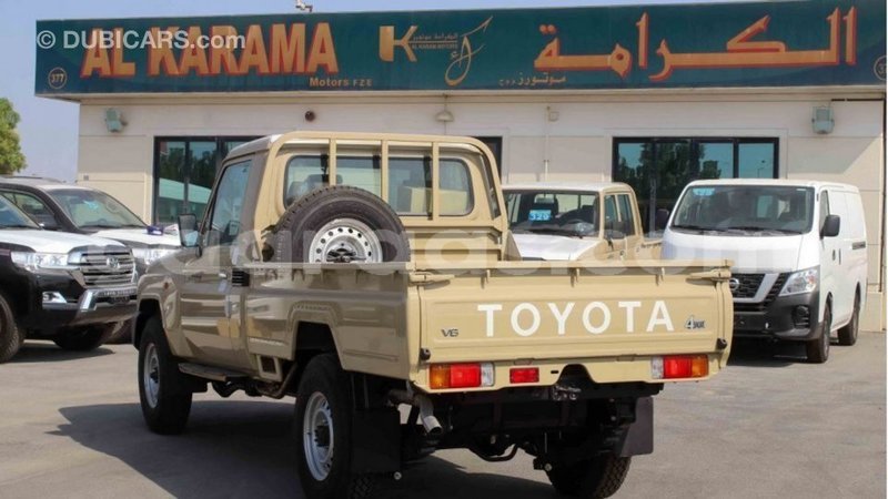 Big with watermark toyota land cruiser dakar import dubai 5186