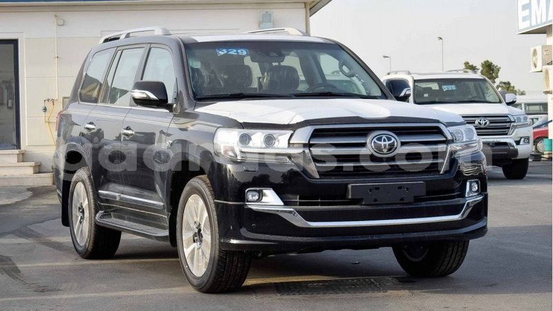 Big with watermark toyota land cruiser dakar import dubai 5198