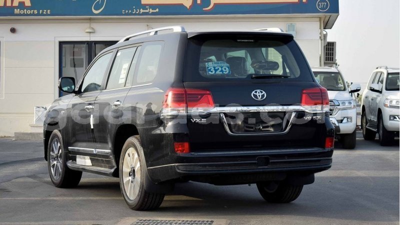 Big with watermark toyota land cruiser dakar import dubai 5198