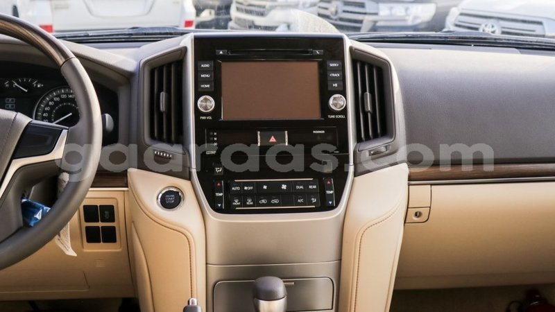 Big with watermark toyota land cruiser dakar import dubai 5208