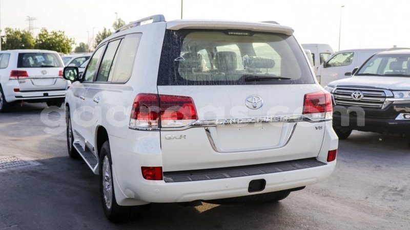 Big with watermark toyota land cruiser dakar import dubai 5208