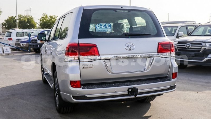 Big with watermark toyota land cruiser dakar import dubai 5216