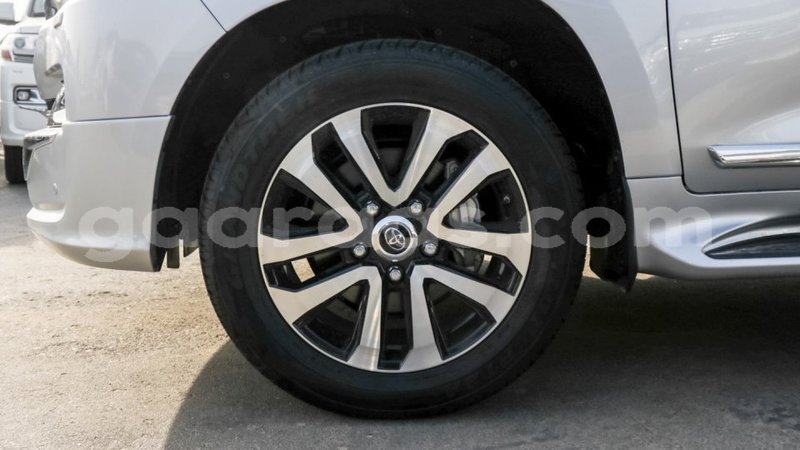 Big with watermark toyota land cruiser dakar import dubai 5216