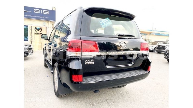 Big with watermark toyota land cruiser dakar import dubai 5228