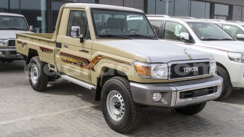 Big with watermark toyota land cruiser dakar import dubai 5270