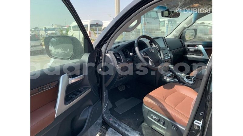 Big with watermark toyota land cruiser dakar import dubai 5282