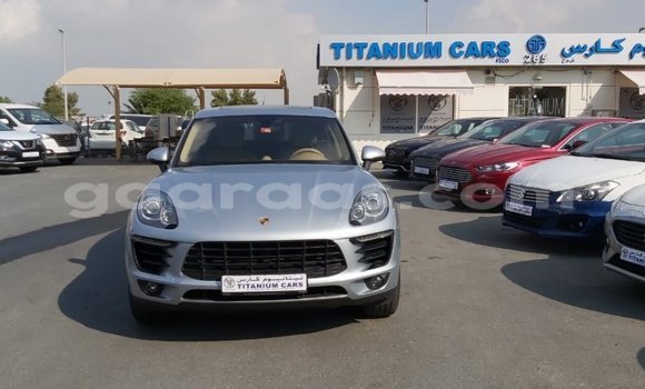 Acheter Import Voiture Porsche Macan Autre à Import - Dubai, Dakar