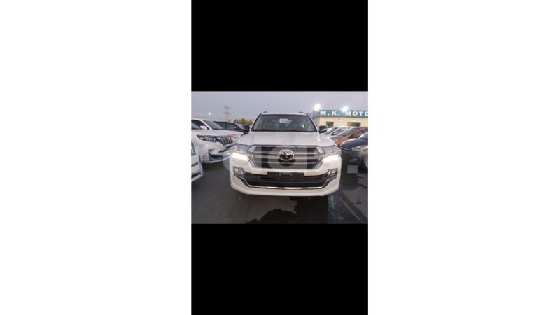 Big with watermark toyota land cruiser dakar import dubai 5376