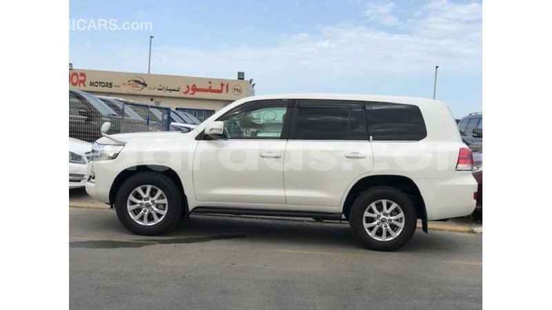 Big with watermark toyota land cruiser dakar import dubai 5402