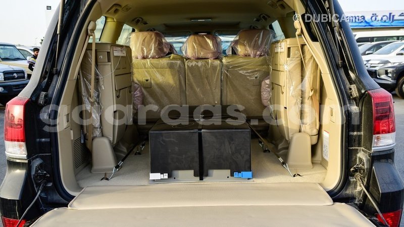 Big with watermark toyota land cruiser dakar import dubai 5409