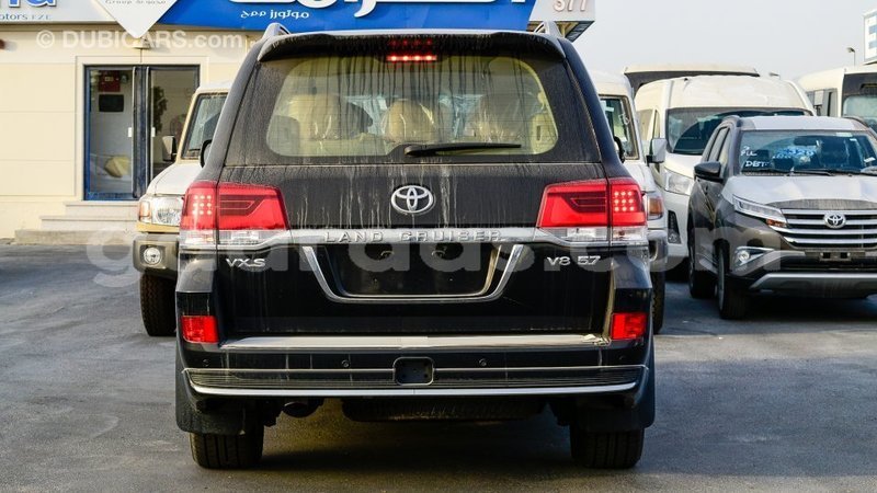 Big with watermark toyota land cruiser dakar import dubai 5409