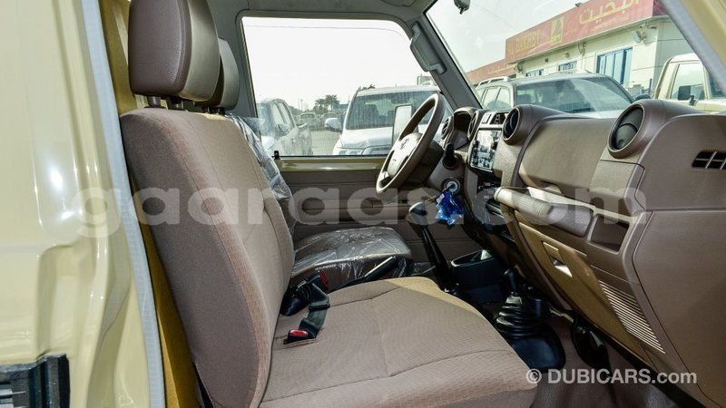 Big with watermark toyota land cruiser dakar import dubai 5417