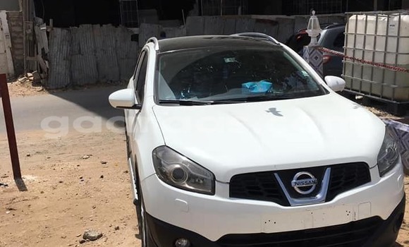 Buy Used Nissan Qashqai White Car in Dakar in Dakar Buy Used Nissan Qashqai White Car in Dakar in Dakar