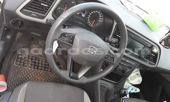 Acheter Occasion Voiture SEAT Leon Blanc à Thiès, Région de Thiès Acheter Occasion Voiture SEAT Leon Blanc à Thiès, Région de Thiès