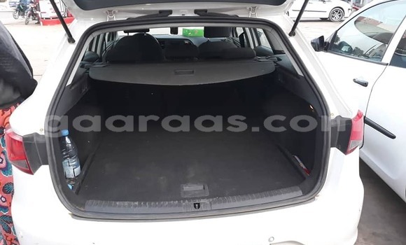 Acheter Occasion Voiture SEAT Leon Blanc à Thiès, Région de Thiès Acheter Occasion Voiture SEAT Leon Blanc à Thiès, Région de Thiès