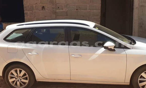 Acheter Occasion Voiture SEAT Leon Blanc à Thiès, Région de Thiès Acheter Occasion Voiture SEAT Leon Blanc à Thiès, Région de Thiès