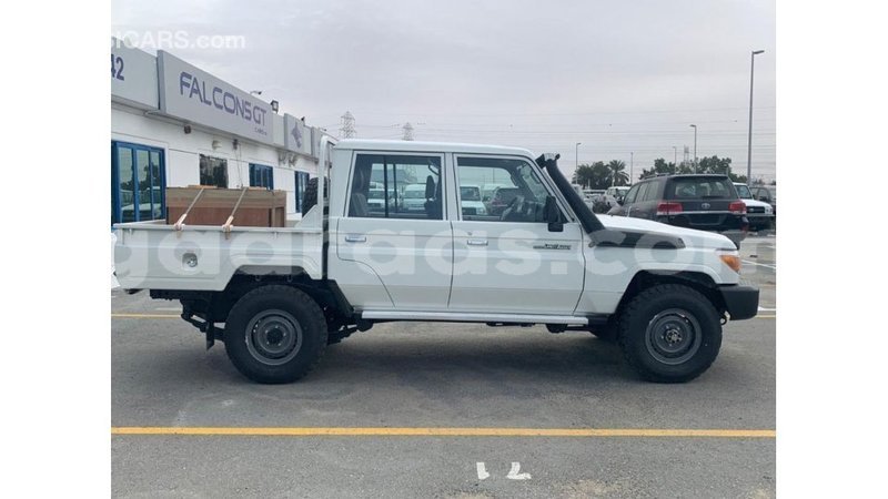 Big with watermark toyota land cruiser dakar import dubai 5475