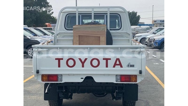 Big with watermark toyota land cruiser dakar import dubai 5475