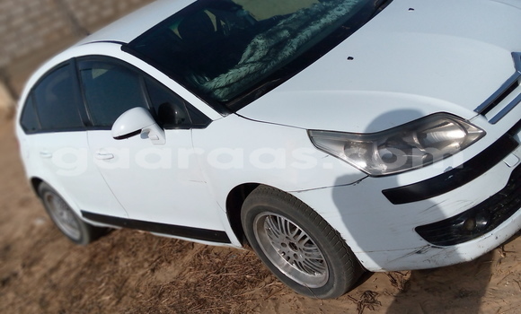 Dieundeu Occasion Citroen C4 White Auto in Dakar in Dakar Dieundeu Occasion Citroen C4 White Auto in Dakar in Dakar