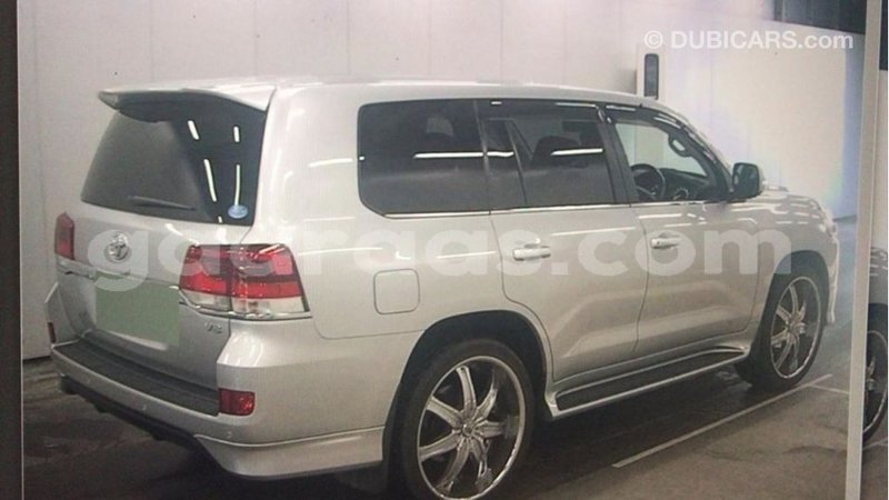 Big with watermark toyota land cruiser dakar import dubai 5629