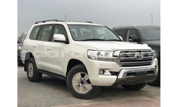 Buy Import Toyota Land Cruiser White Car in Import - Dubai in Dakar Buy Import Toyota Land Cruiser White Car in Import - Dubai in Dakar