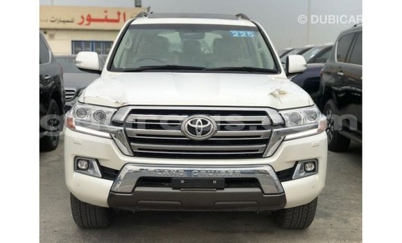 Buy Import Toyota Land Cruiser White Car in Import - Dubai in Dakar Buy Import Toyota Land Cruiser White Car in Import - Dubai in Dakar